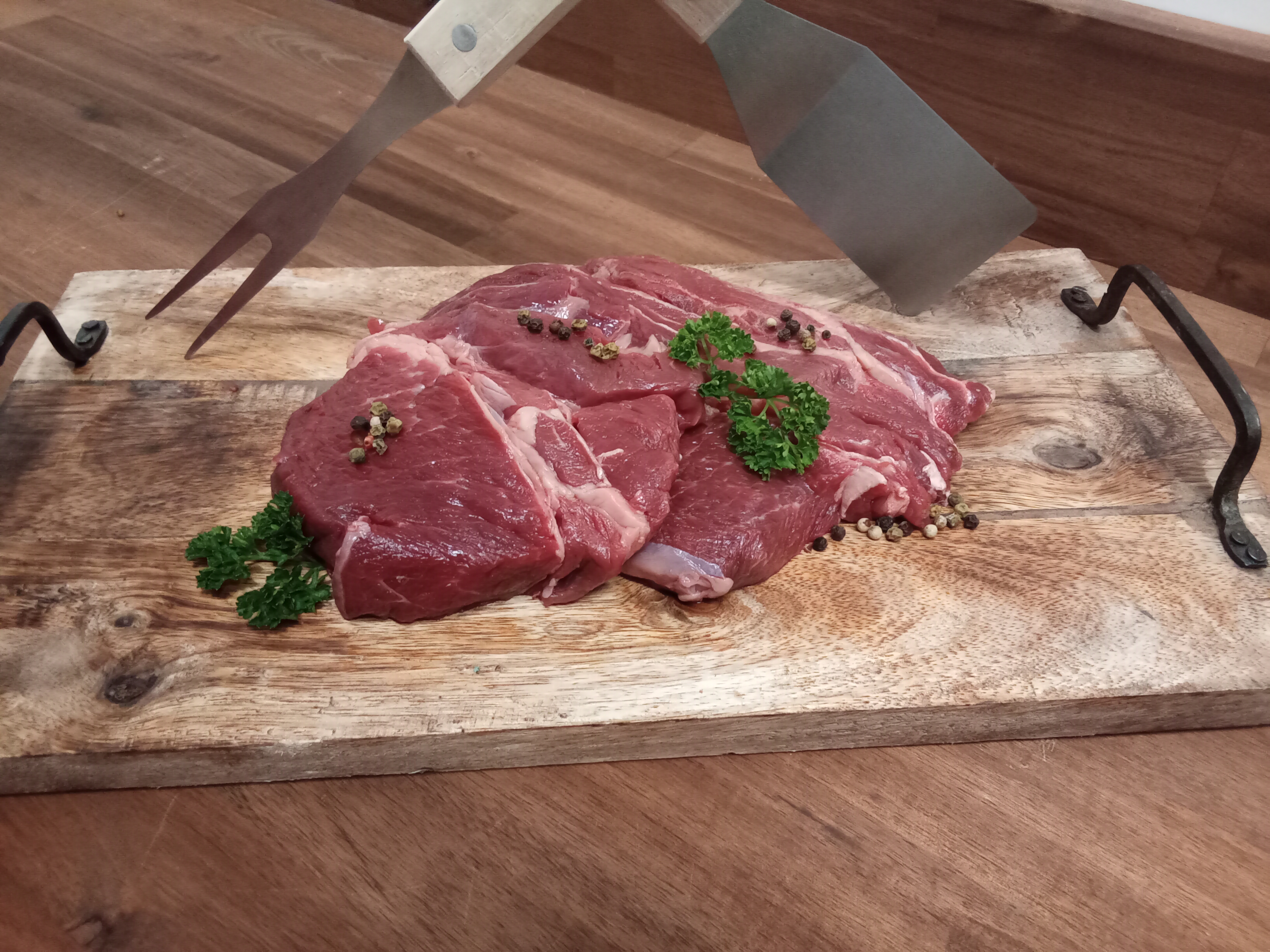 Steaks und frische Fleischstücke aus eigener Haltung